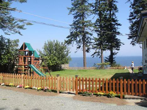 Edgewater Motel Campbell River Bagian luar foto