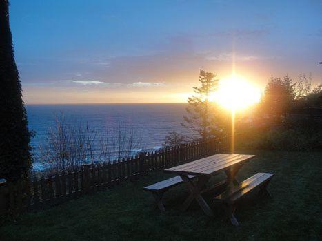 Edgewater Motel Campbell River Bagian luar foto