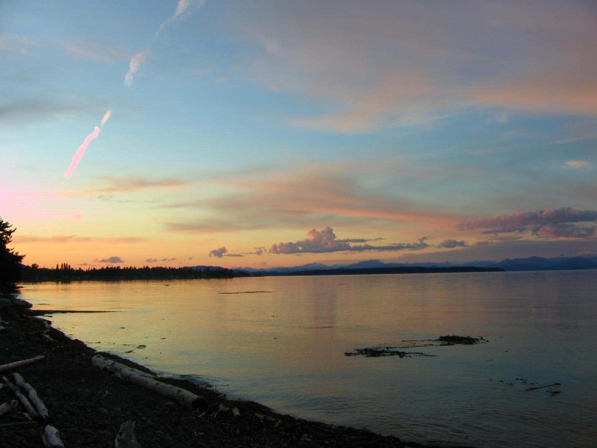 Edgewater Motel Campbell River Bagian luar foto
